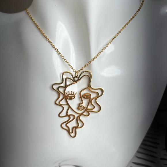 Gold Minimalist Woman’s Face Outline Necklace - Artsy Trendy Necklace - Picture 9 of 16